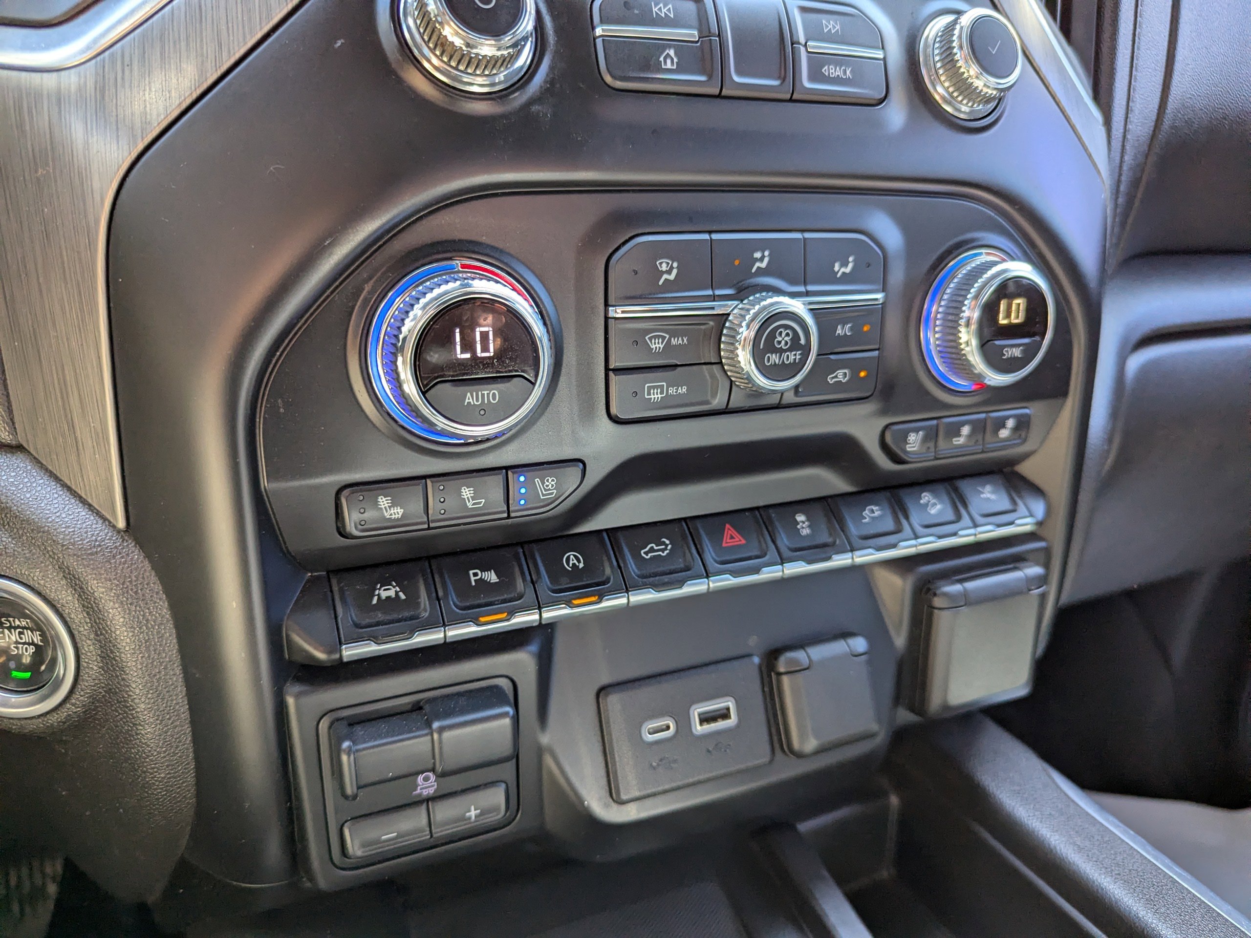 Used 2021 Black GMC Denali image 28