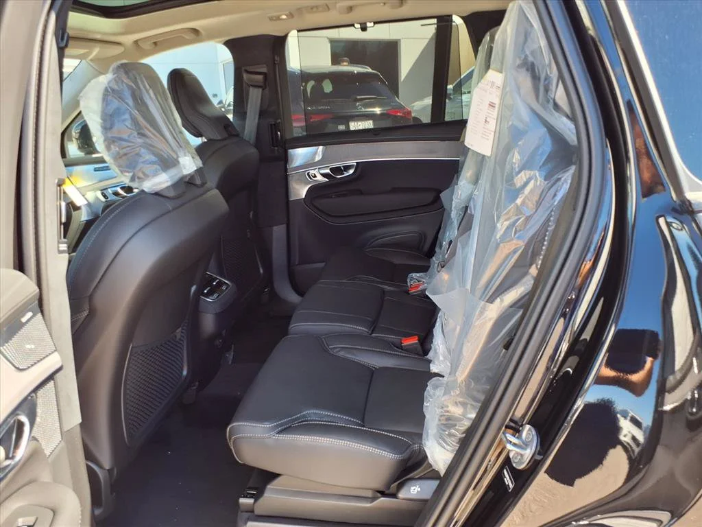 New 2027 Onyx Black Volvo Ultra Dark Theme image 13