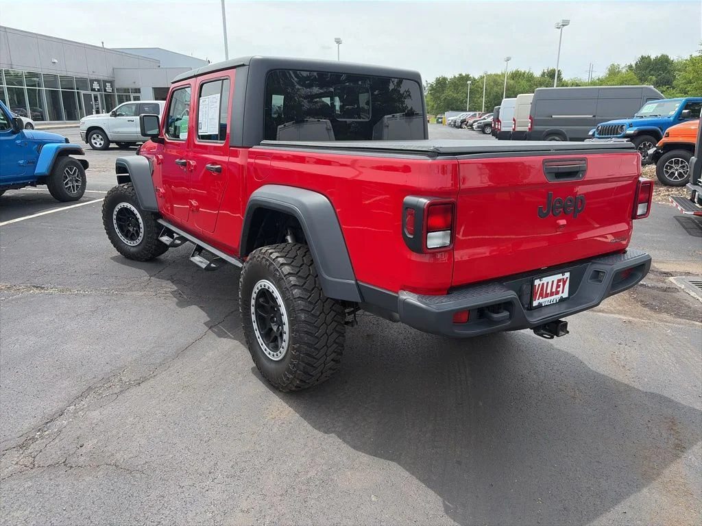 Certified Used 2020 Firecracker Red Clearcoat Jeep Sport image 4