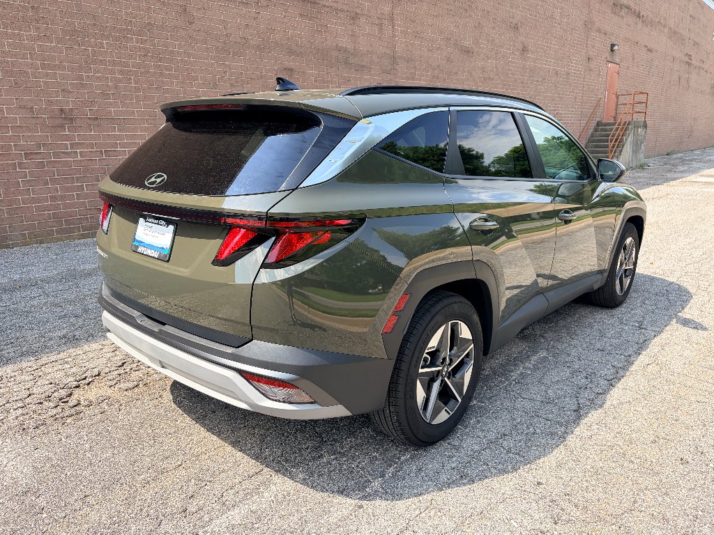 Certified Used 2025 Rockwood Green Hyundai SEL image 5