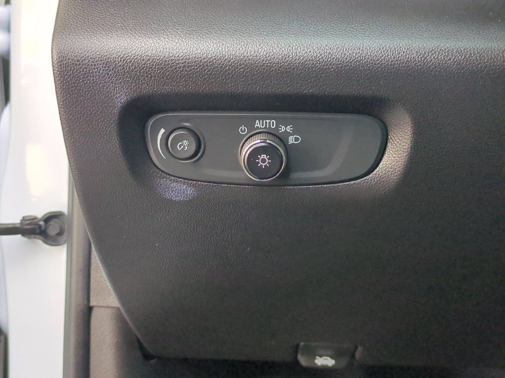 Used 2023 Summit White Chevrolet LT Cloth image 23