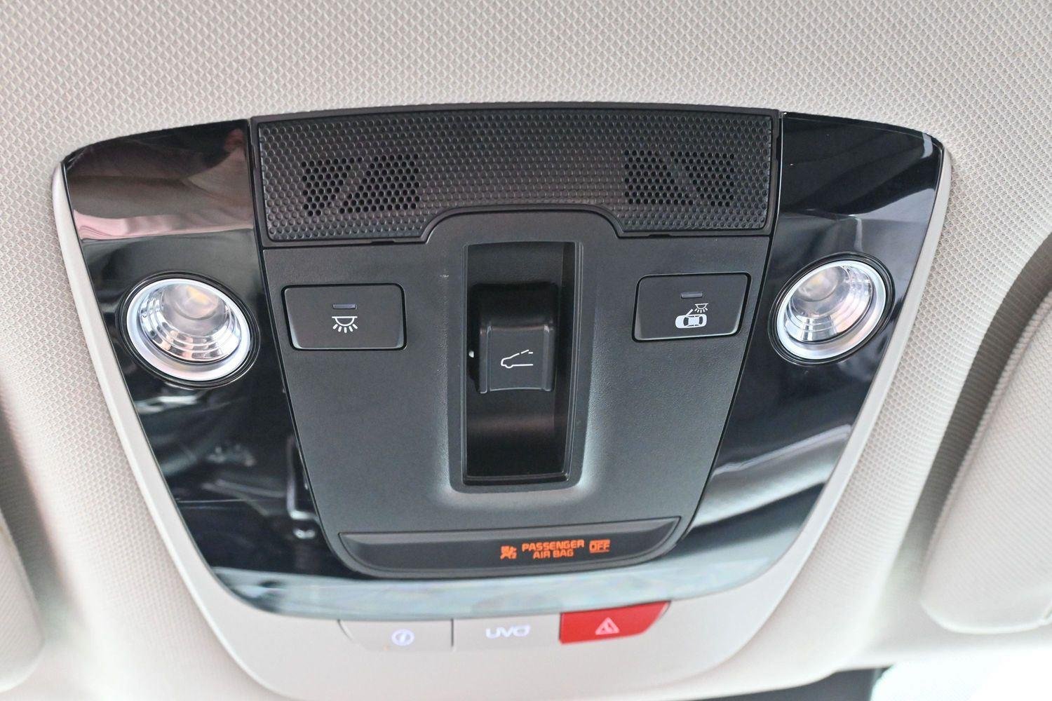Used 2022 Glacial White Pearl Kia S image 30