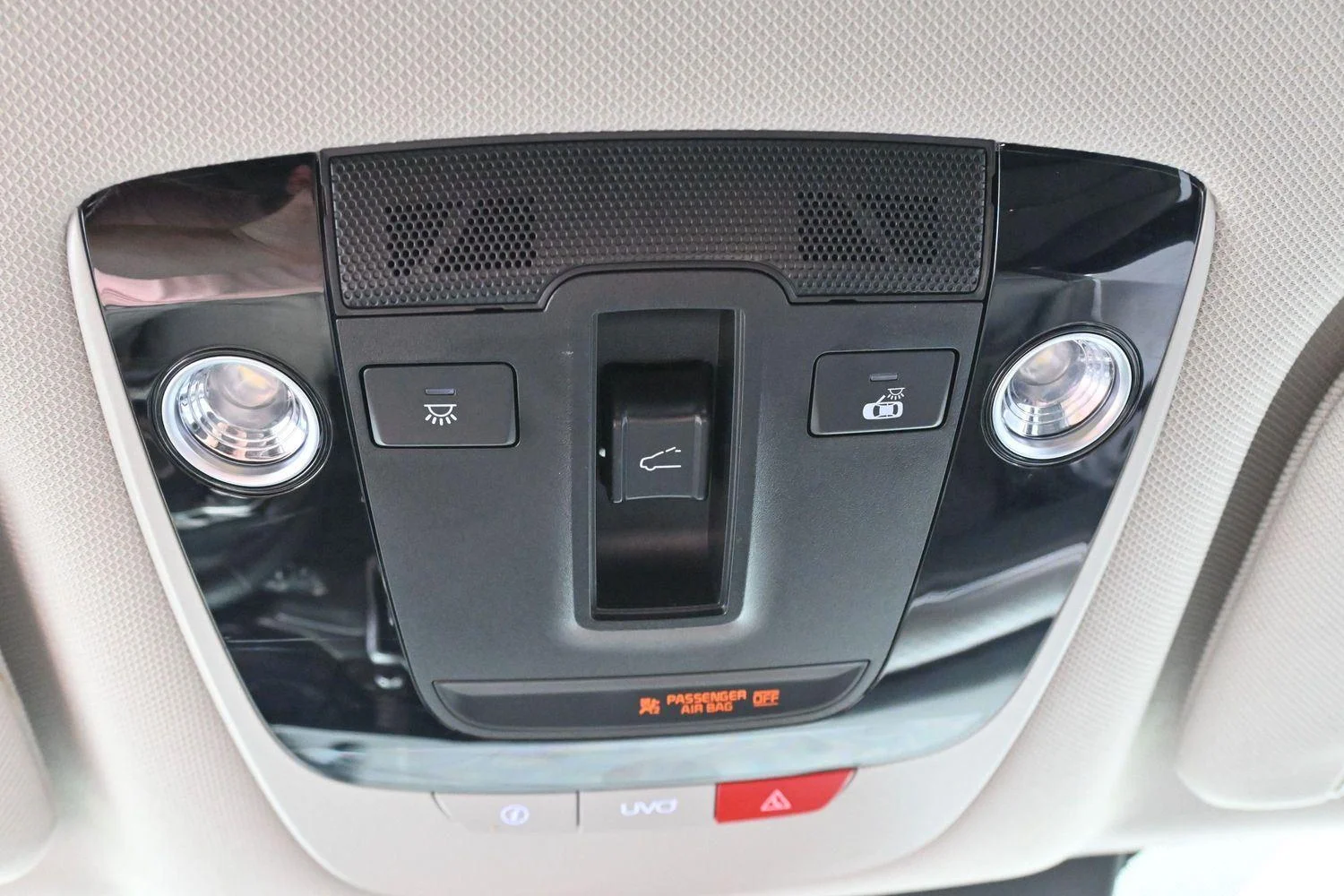 Used 2022 Glacial White Pearl Kia S image 30