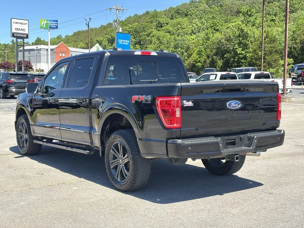 Used 2022 Black Ford XLT image 9