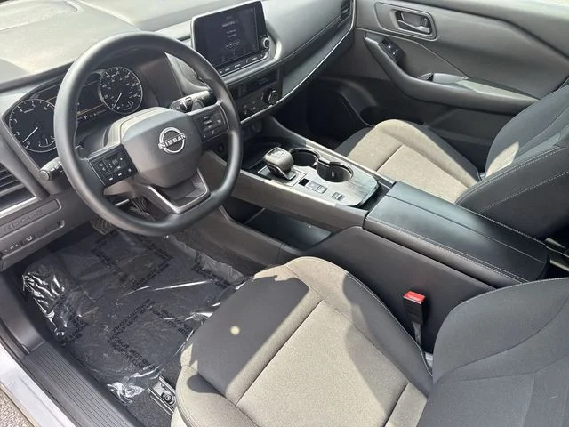 Used 2025 Silver Nissan S image 15