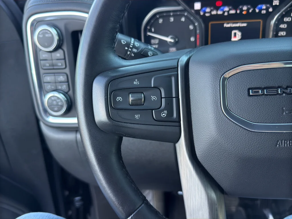 Used 2021 Onyx Black GMC Denali image 23
