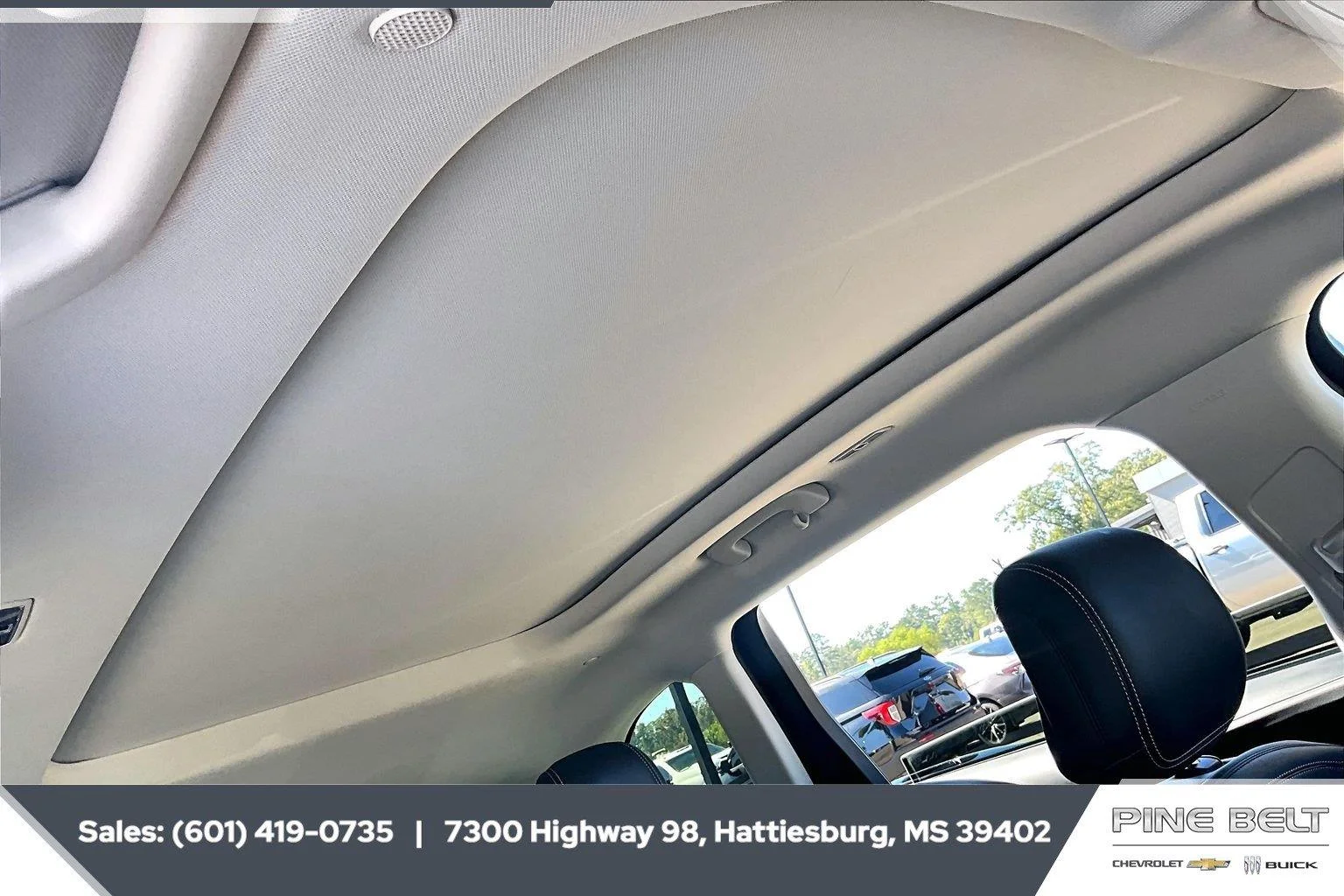 Used 2025 Lustrous Gray Metallic Lincoln Premiere image 16