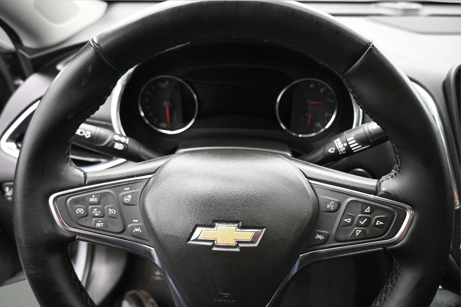 Used 2024 Gray Chevrolet LT image 7