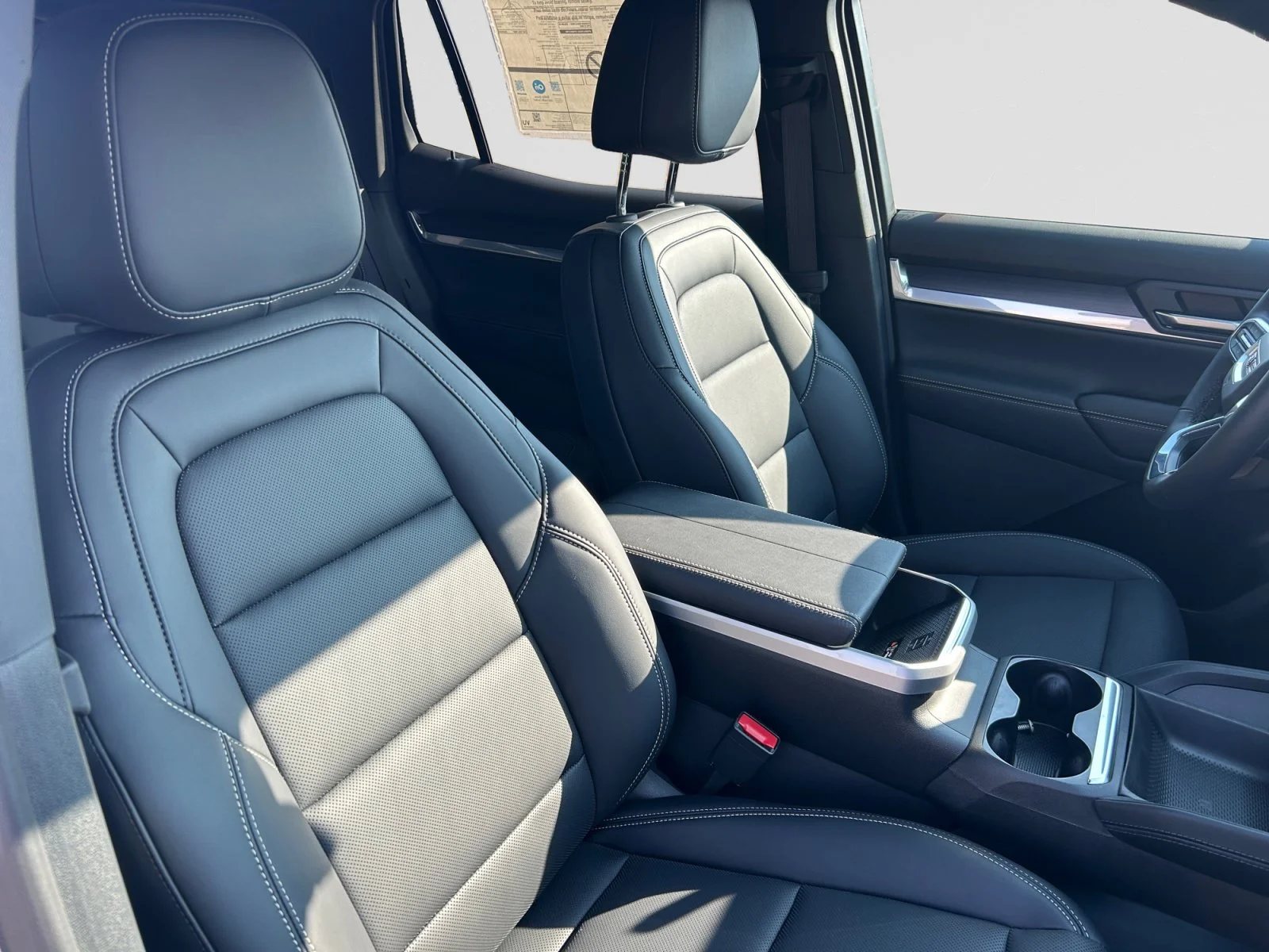 New 2027 Sterling Metallic GMC AWD Elevation image 11