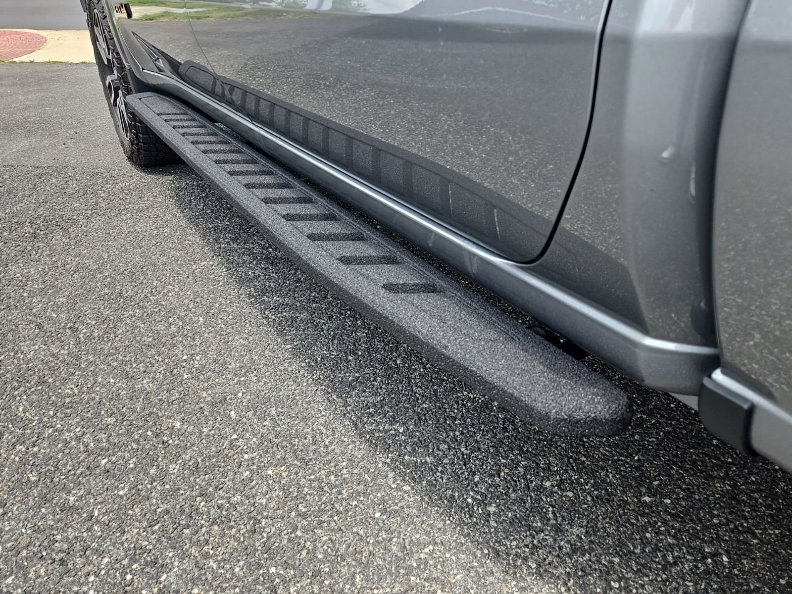 New 2026 Sterling Metallic GMC AT4 image 18