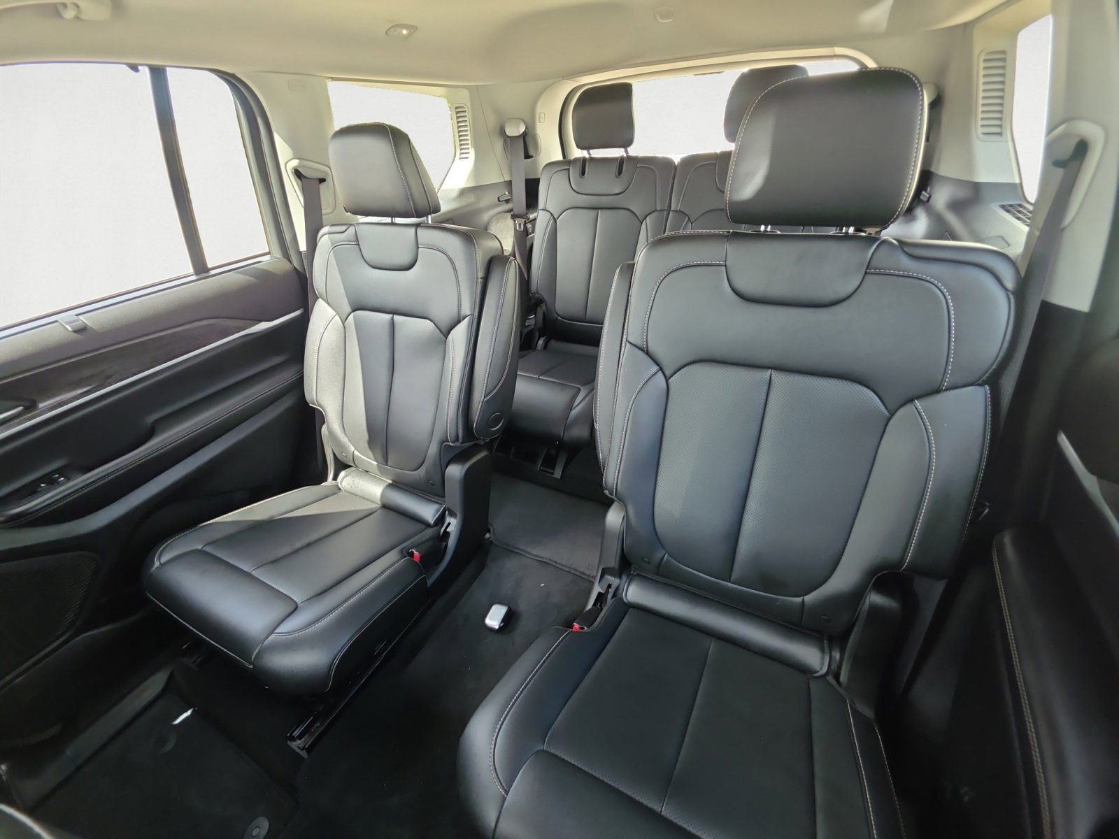 Used 2024 Black Jeep Limited image 13
