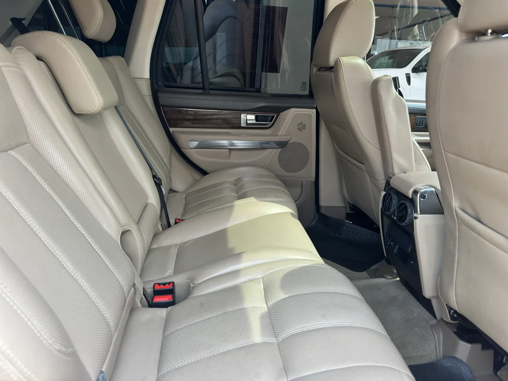 Used 2013 Fuji White Land Rover HSE LUX image 37