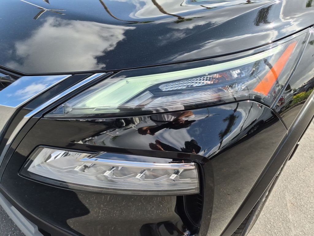 Used 2023 Black Nissan SV image 9