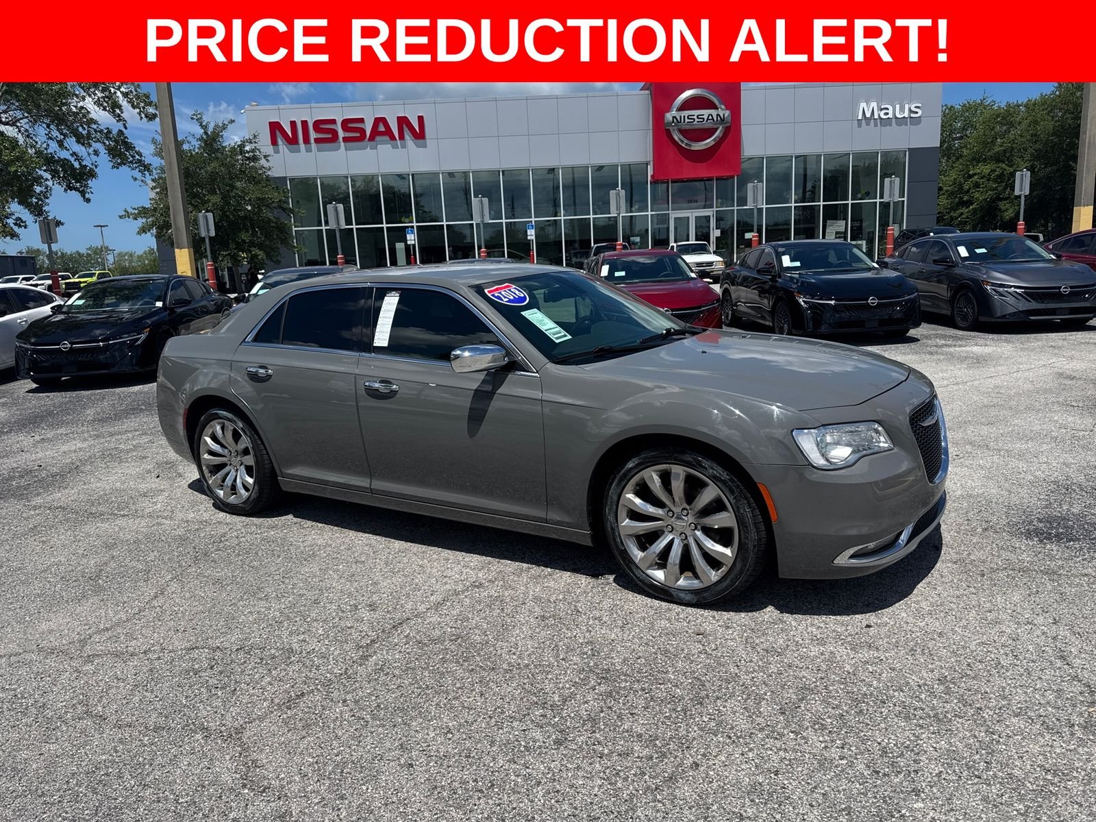 2018 Chrysler 300 Limited's photo
