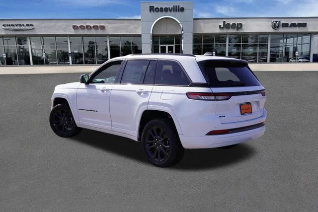 New 2026 Bright White Clear-Coat Exterior Paint Jeep Limited Reserve image 6