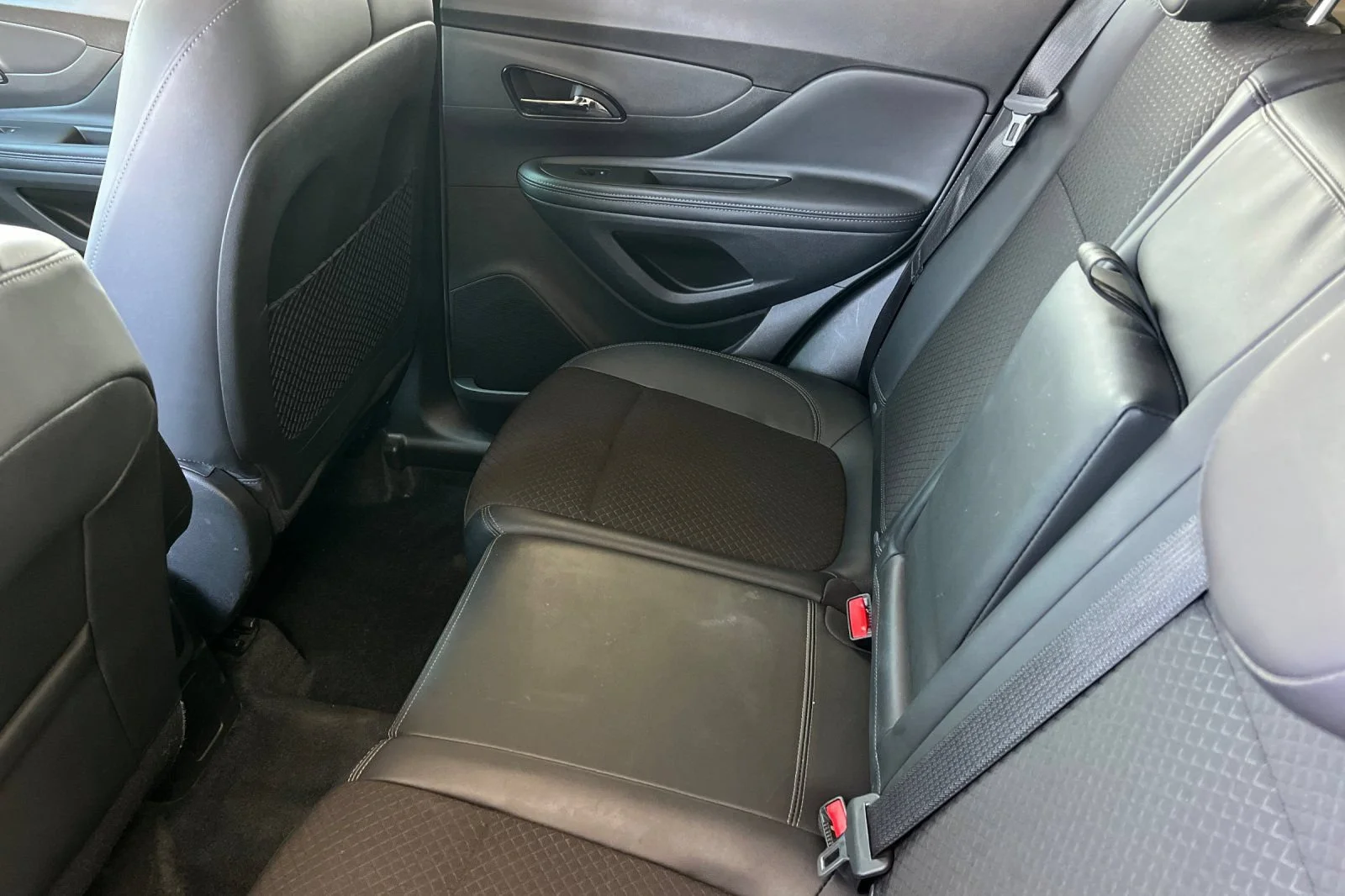 Used 2021 (Includes (MDP) Anthracite lower exterior accent color, Paint code W598F.) Buick Preferred image 15