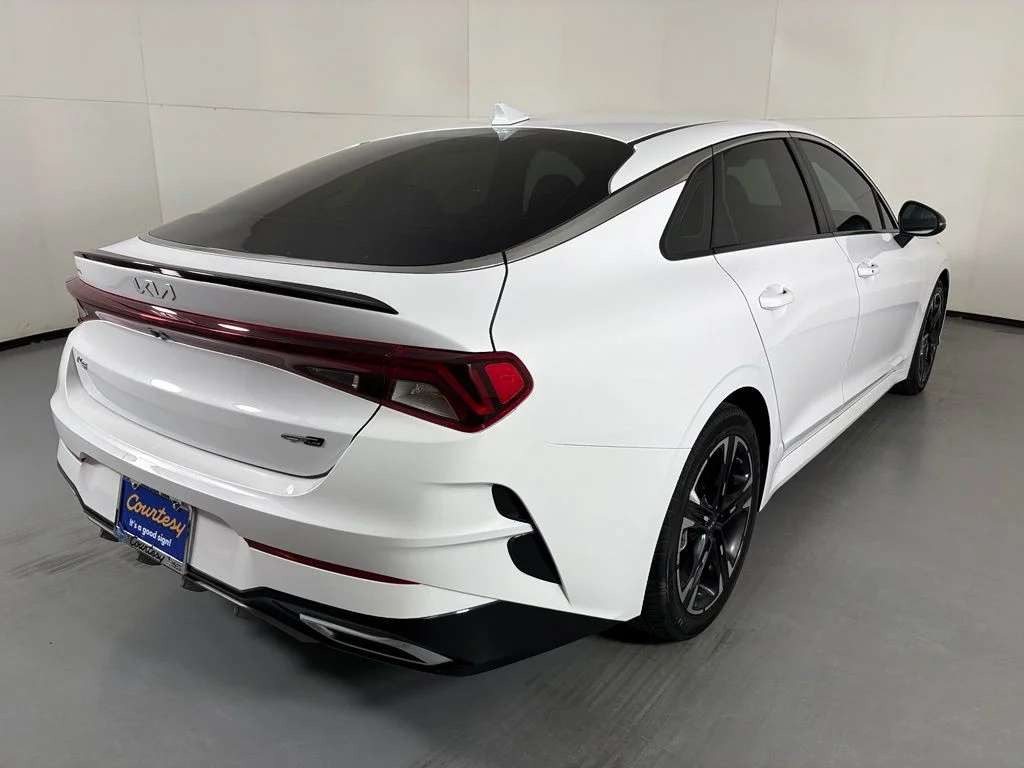 Used 2022 White Kia GT-Line image 8