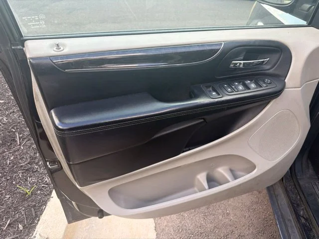Used 2014 Black Chrysler Touring image 16