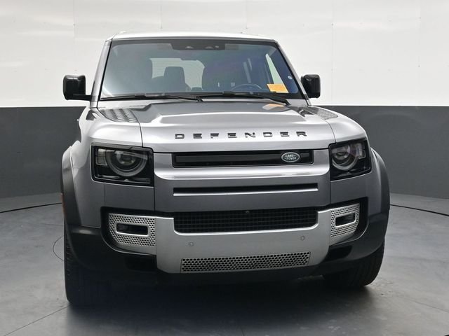 Used 2020  Land Rover SE image 11