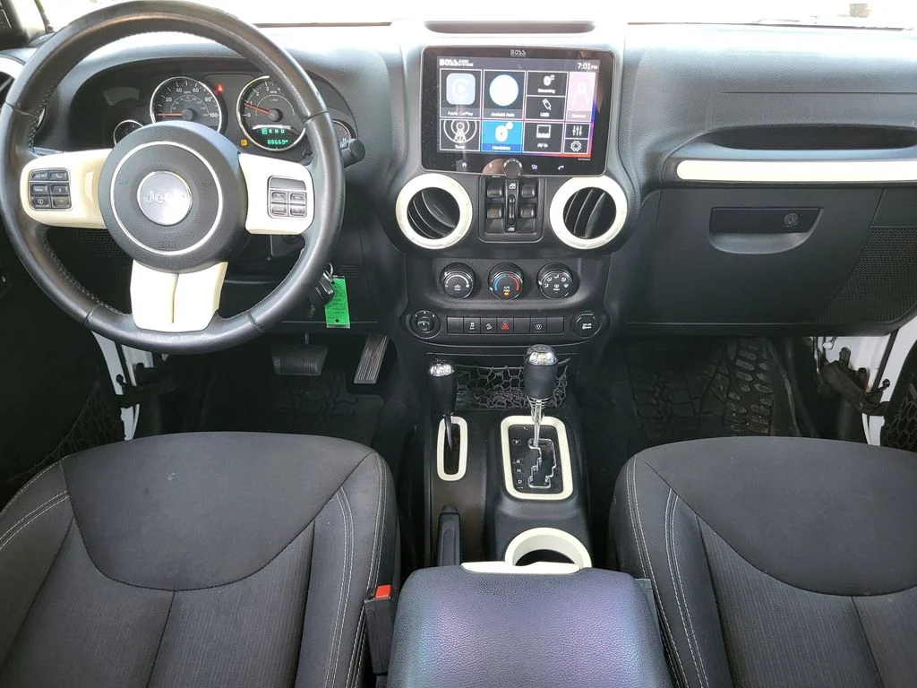 Used 2017 Bright White Clearcoat Jeep Unlimited Rubicon image 21