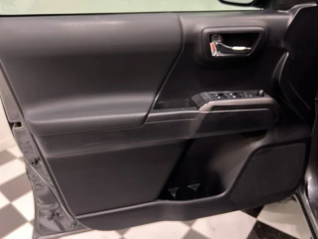 2020 Toyota Tacoma TRD Off Road - Photo 20