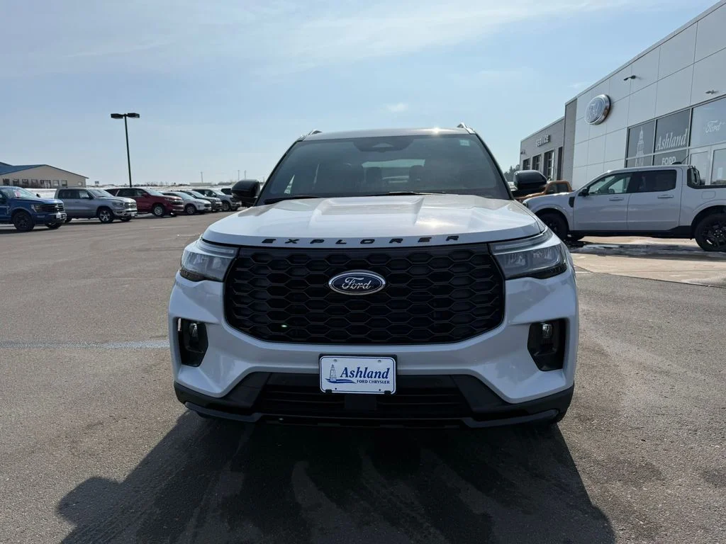 2026 Ford Explorer ST-Line - Photo 9