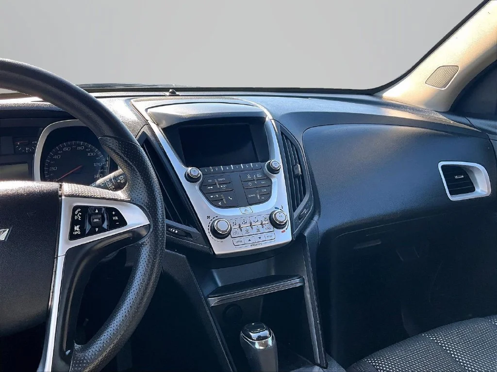 Used 2016 White Chevrolet LT image 6
