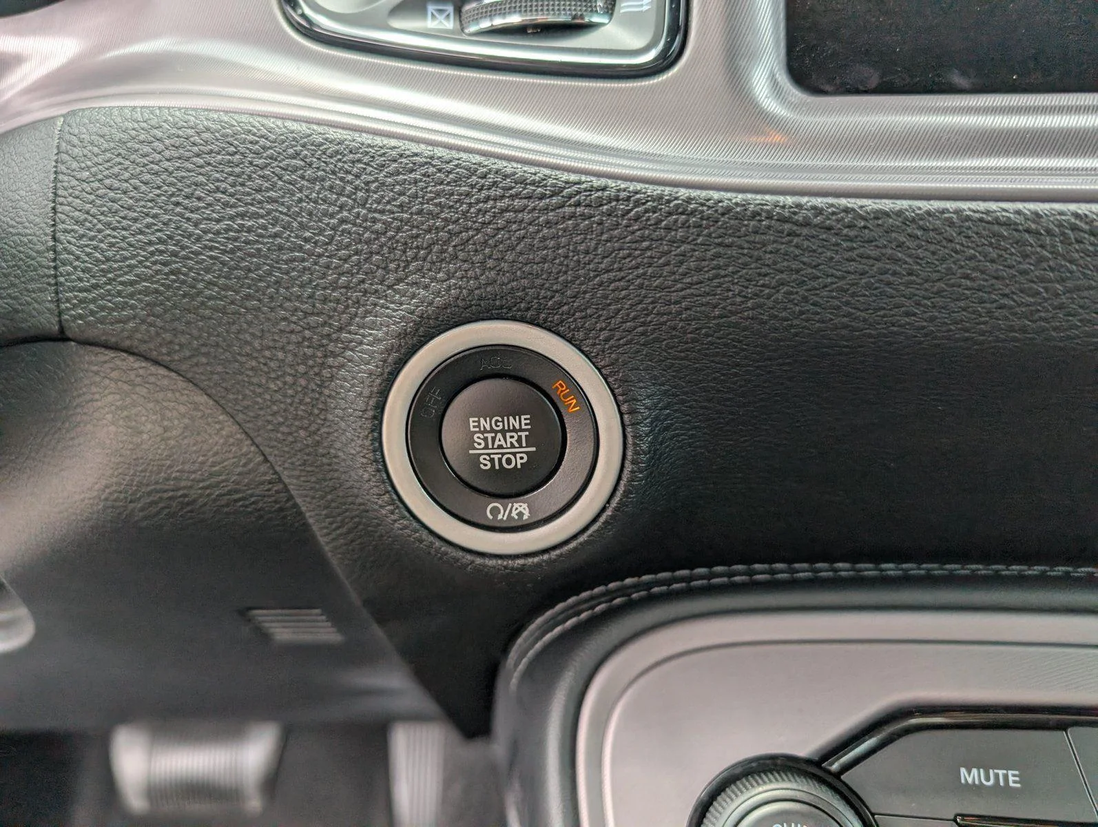 Used 2023 gray Dodge R/T Scat Pack image 24