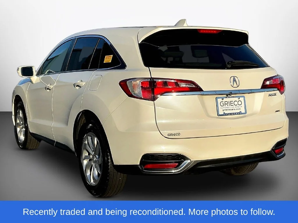 Used 2017 White Diamond Pearl Acura Base image 5
