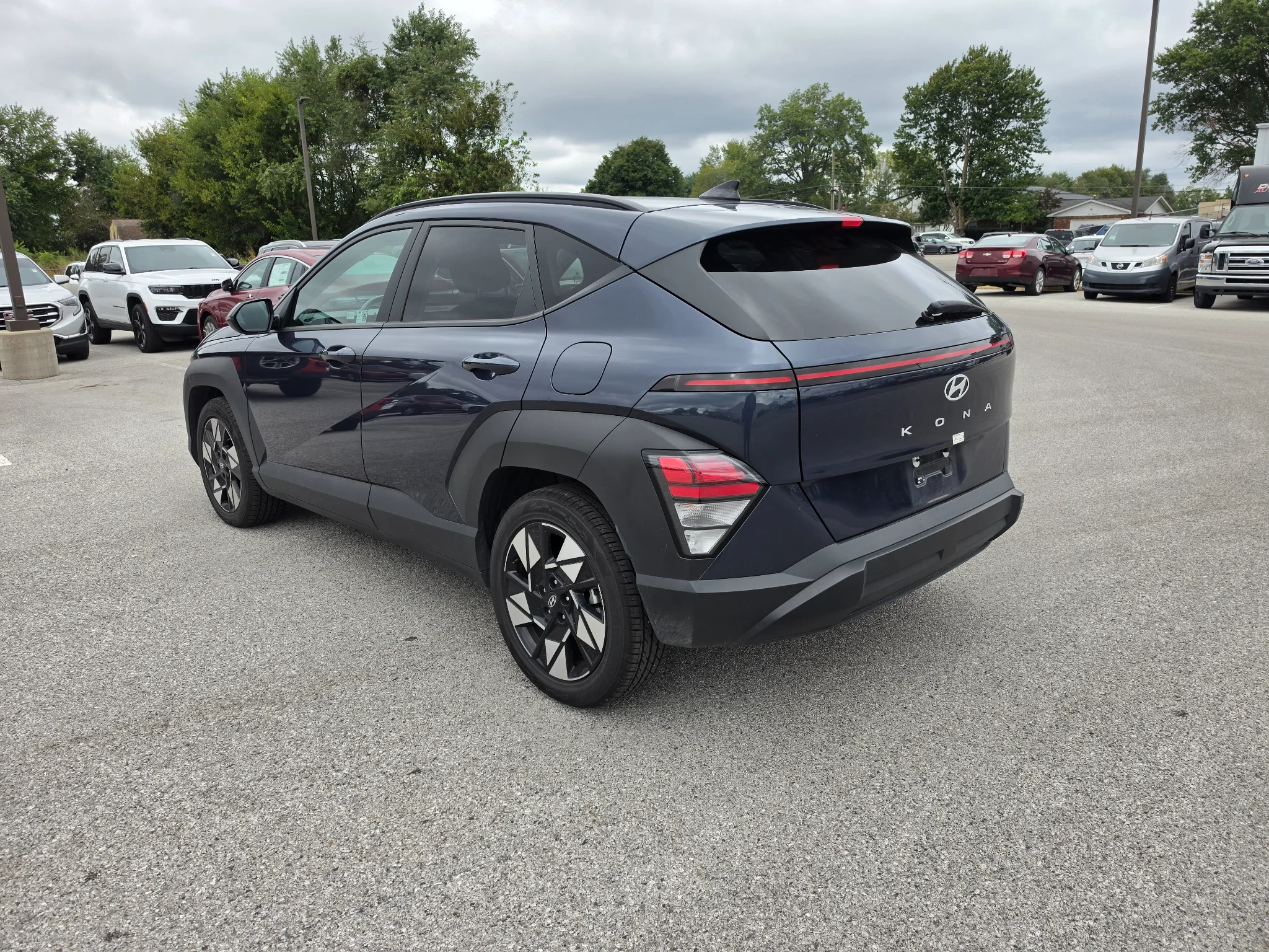 Used 2025 Denim Blue Hyundai SEL image 8