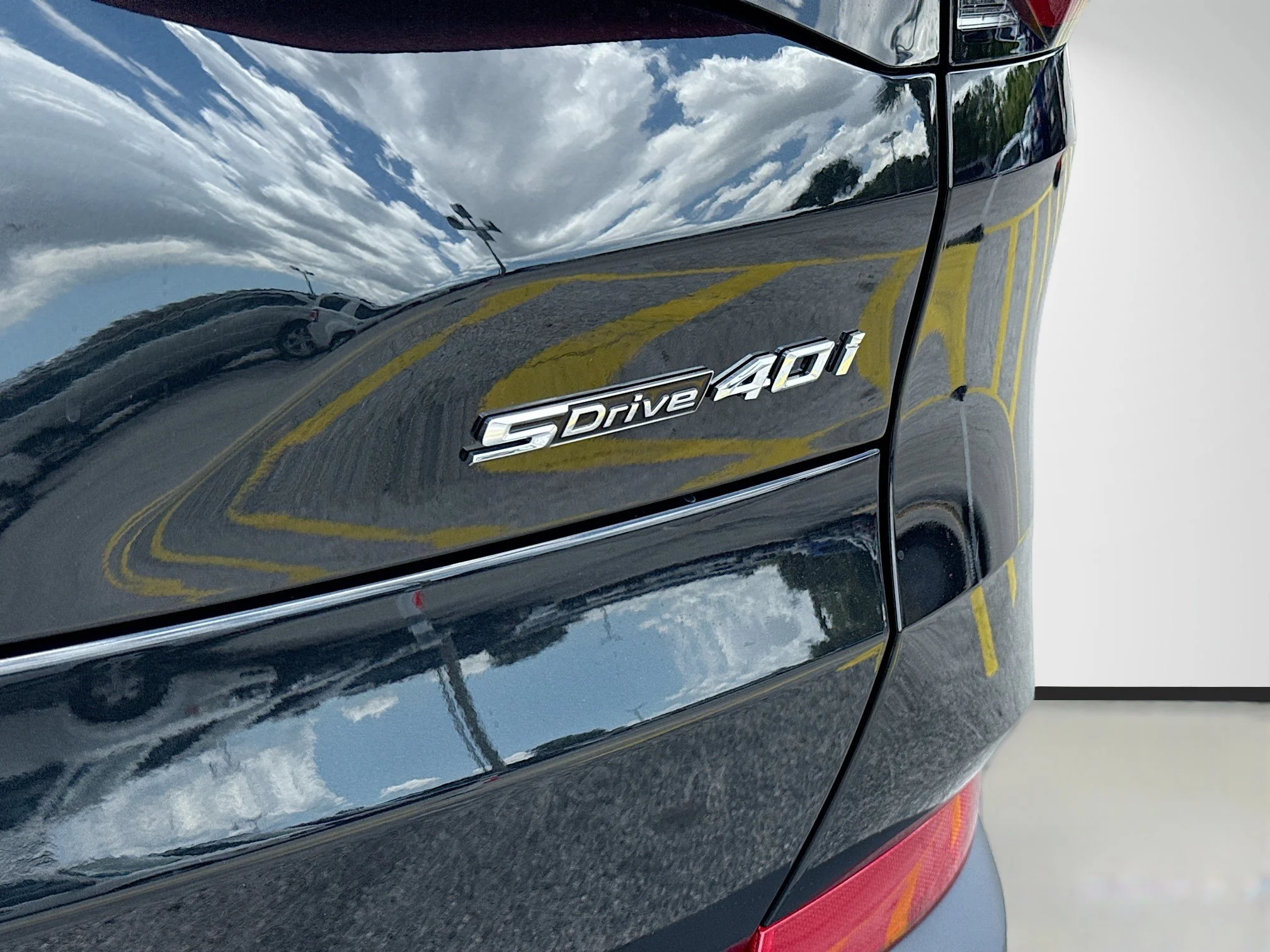 New 2026 Black Sapphire Metallic BMW sDrive40i image 11