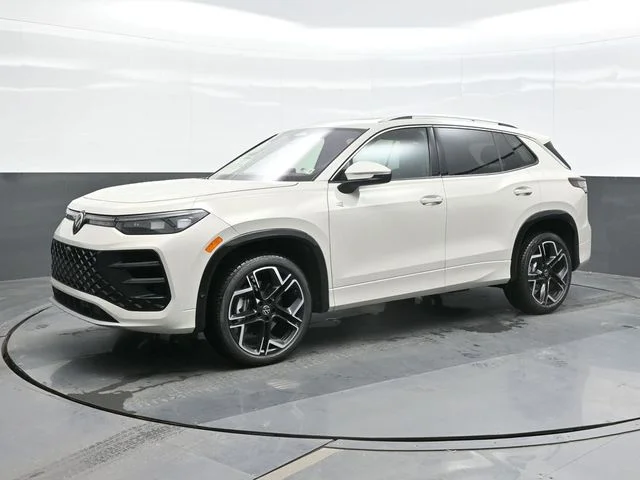 2026 Volkswagen Tiguan 2.0T SEL R-Line Turbo 4Motion's photo