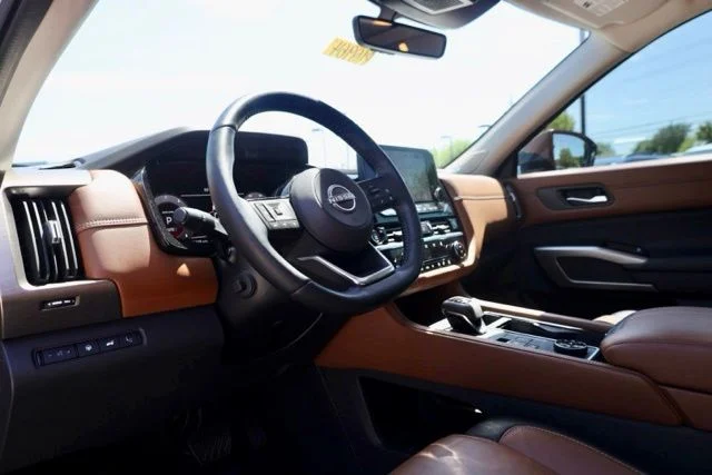 Used 2023 Gray Nissan Platinum image 19