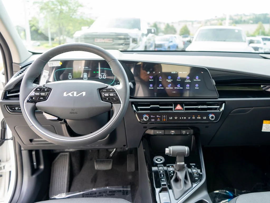 New 2026 Snow White Pearl Kia SX image 14