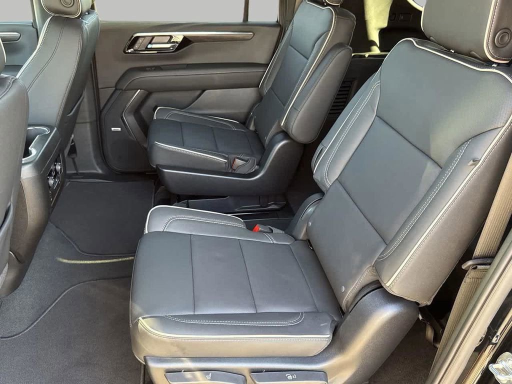 2026 Chevrolet Suburban Premier - Photo 13