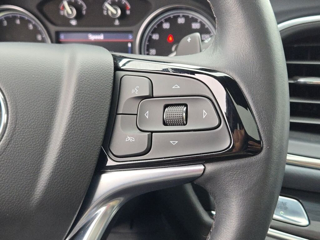Used 2023 Black Buick Essence image 29
