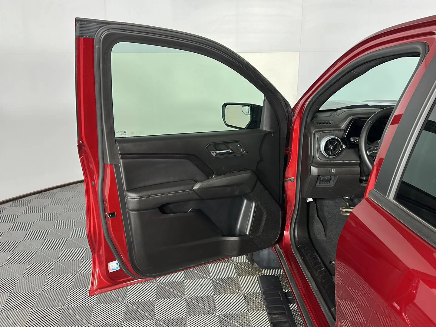 Used 2023 Radiant Red Tintcoat Chevrolet 4WD LT image 17
