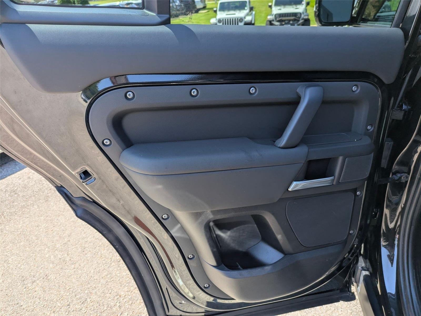 Used 2025 Santorini Black Metallic Land Rover S image 26