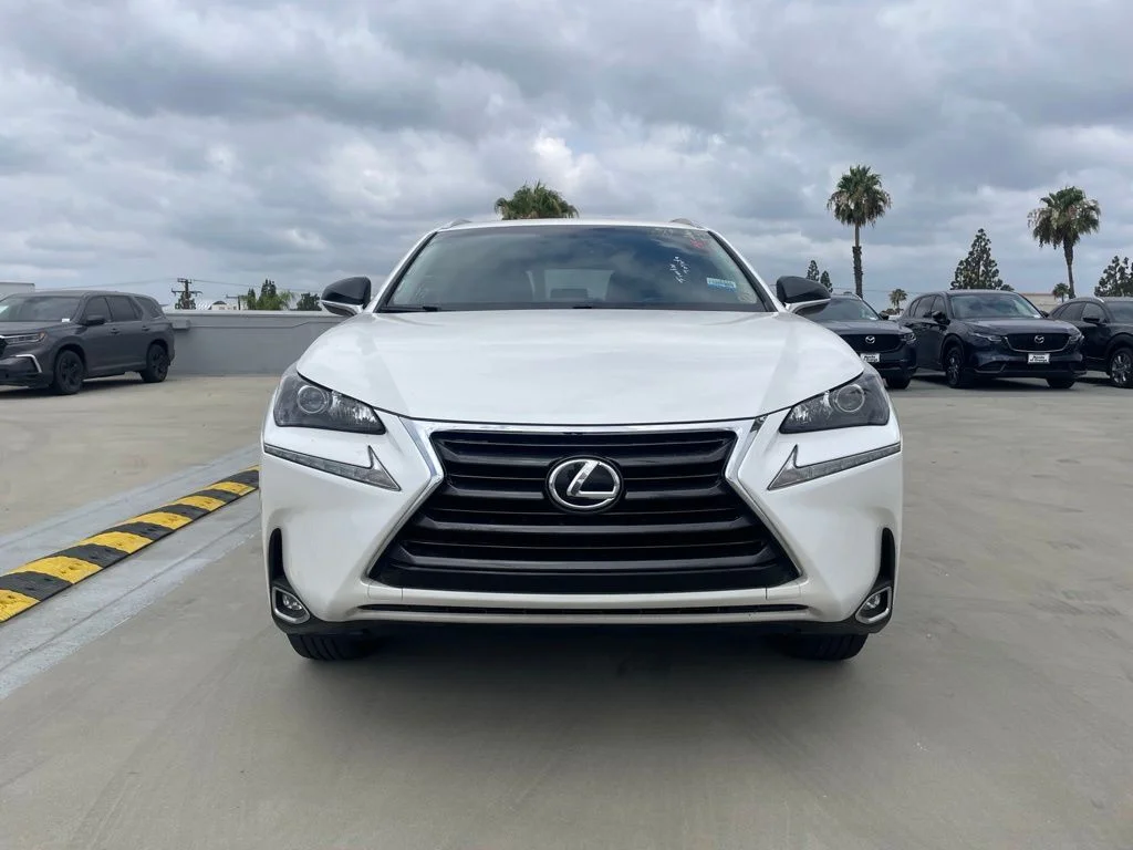 Used 2016 Eminent White Pearl Lexus 200t image 6