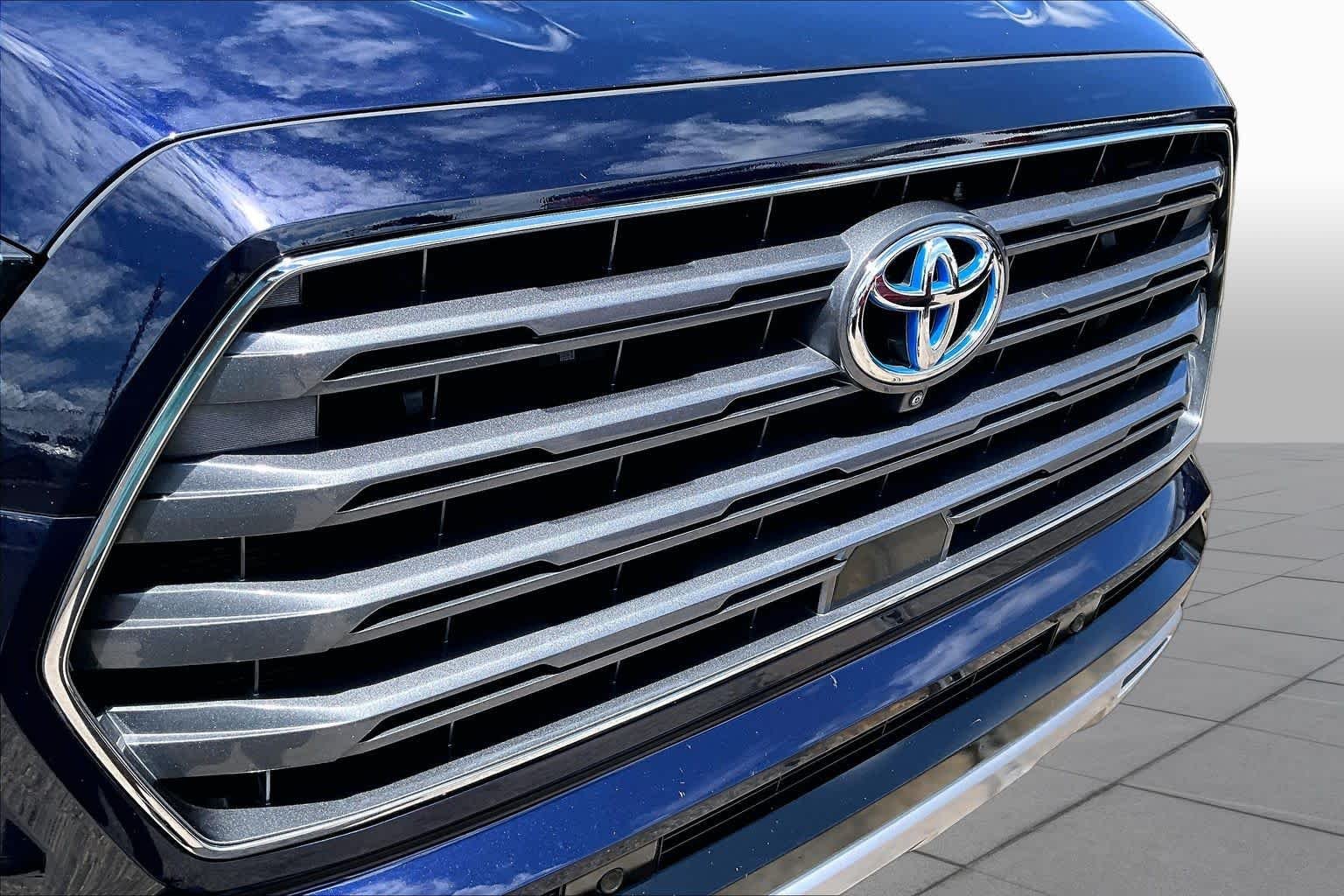 Used 2023 Blueprint Toyota Limited image 30