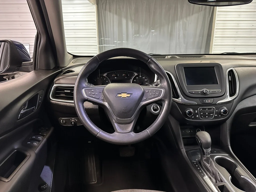 Used 2022 Chevrolet Equinox LT with VIN 3GNAXKEV4NL159895 for sale in Youngstown, OH