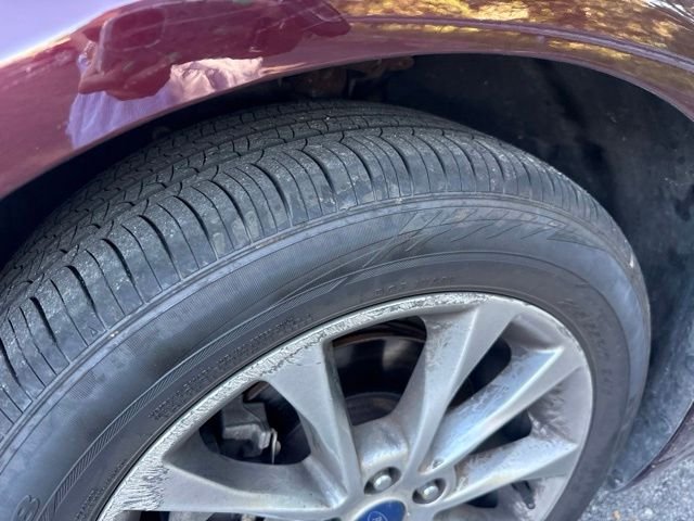 Used 2017 Red Ford SE image 7
