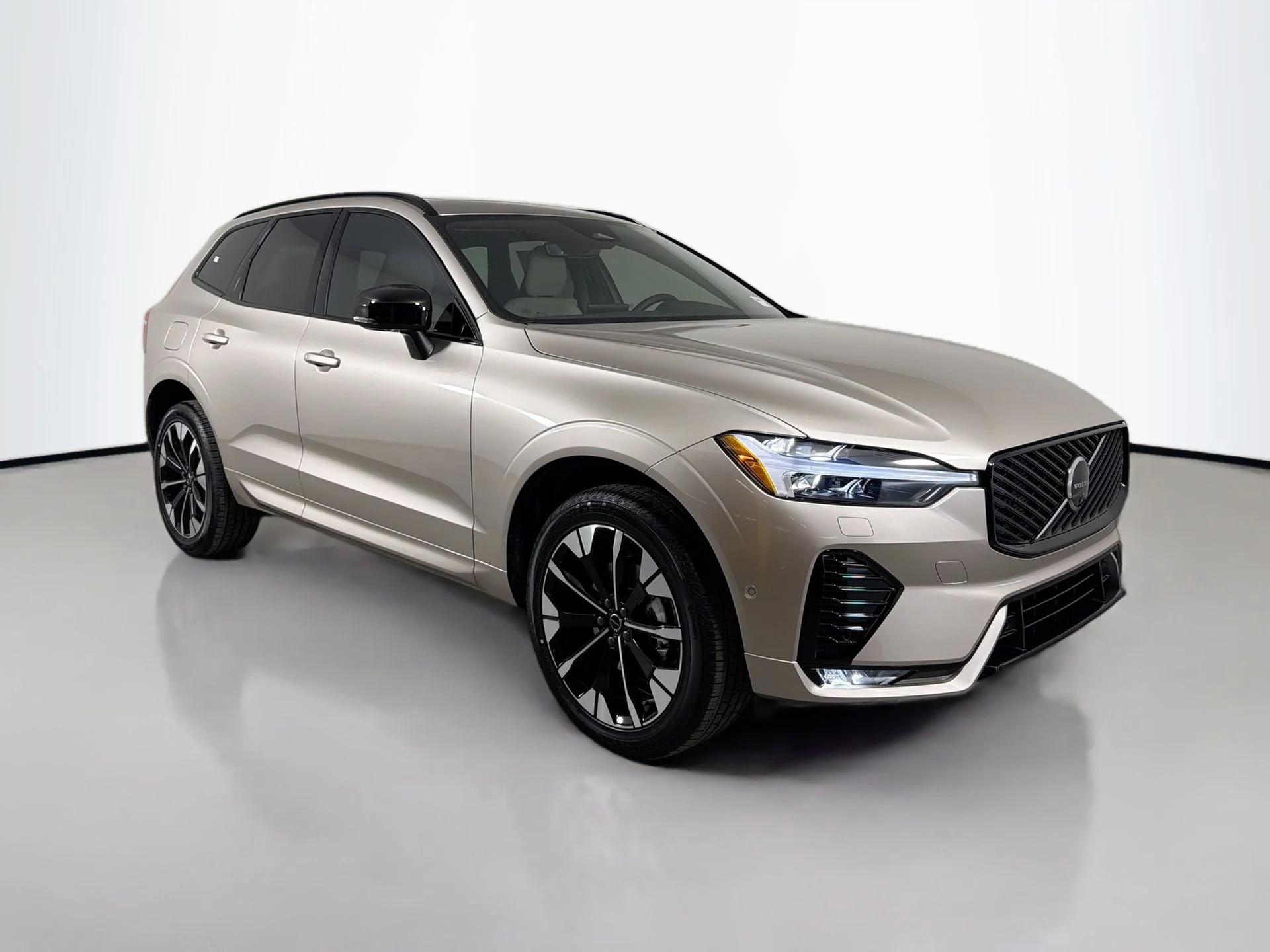 New 2026 Bright Dusk Volvo Plus image 3