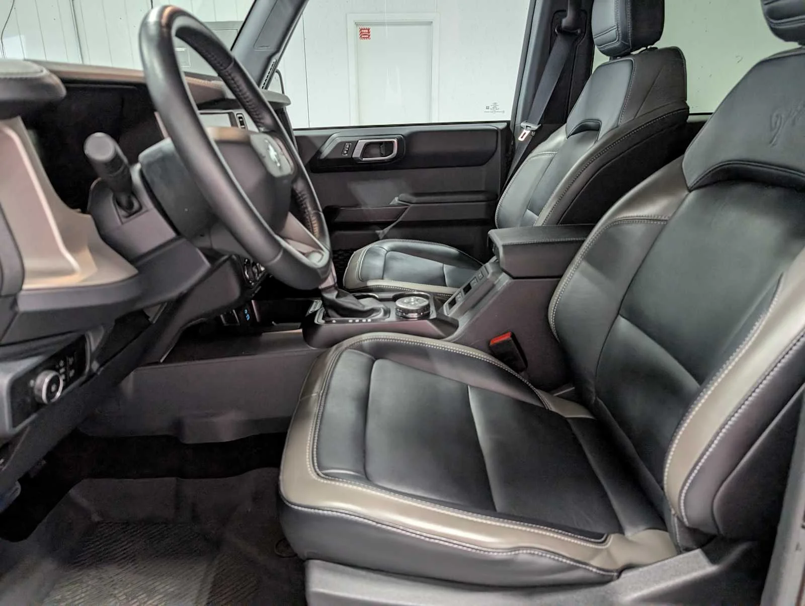 Used 2025 Shadow Black Ford Outer Banks image 4