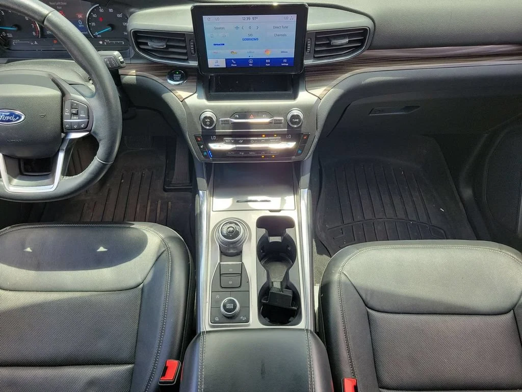 Used 2020 White Ford Limited image 21
