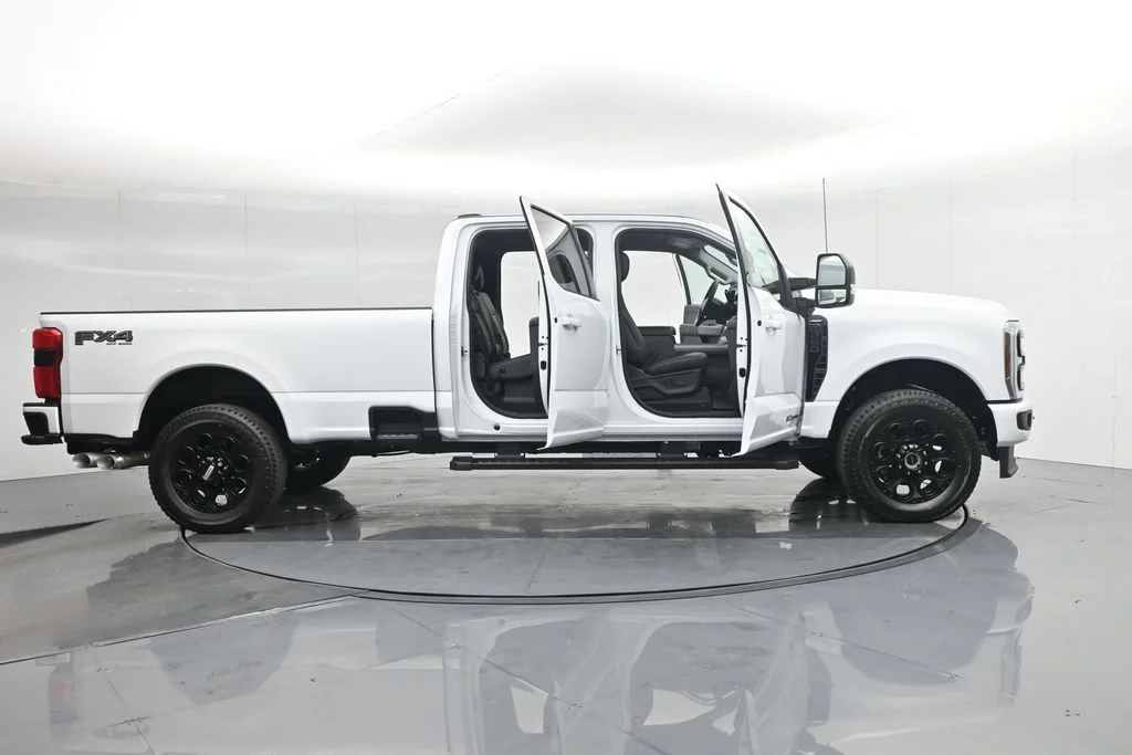 New 2026 Oxford White Ford Lariat image 37