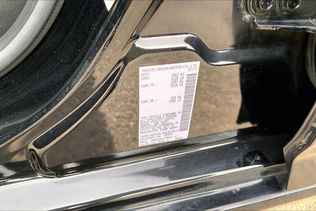 Used 2025 Black Nissan 2.5 SV image 18