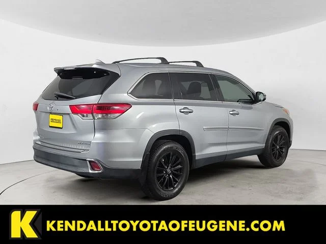Used 2019 Silver Toyota XLE image 5