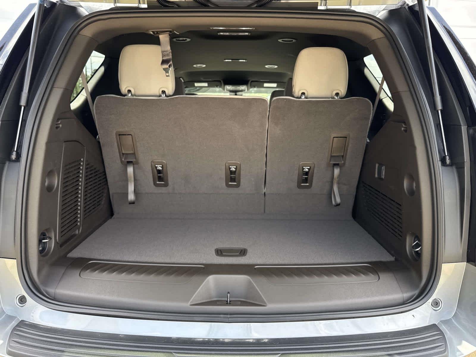 2026 Chevrolet Tahoe LS - Photo 7