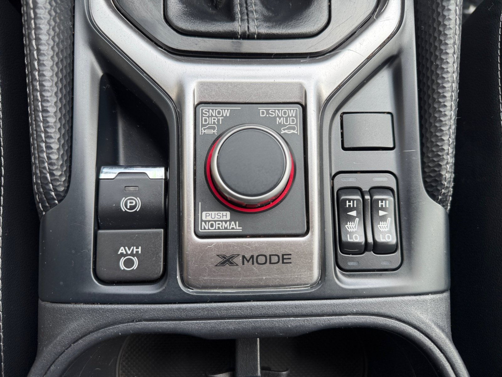 Used 2020 Magnetite Gray Metallic Subaru Limited image 24